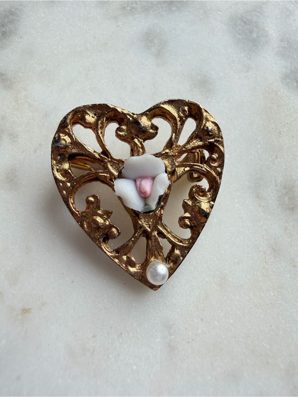 Vintage Gold Tone Filigree Heart Brooch Pink Rose Faux Pearl Romantic pin